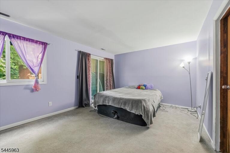 Property listing MLS 4040139 photo 11