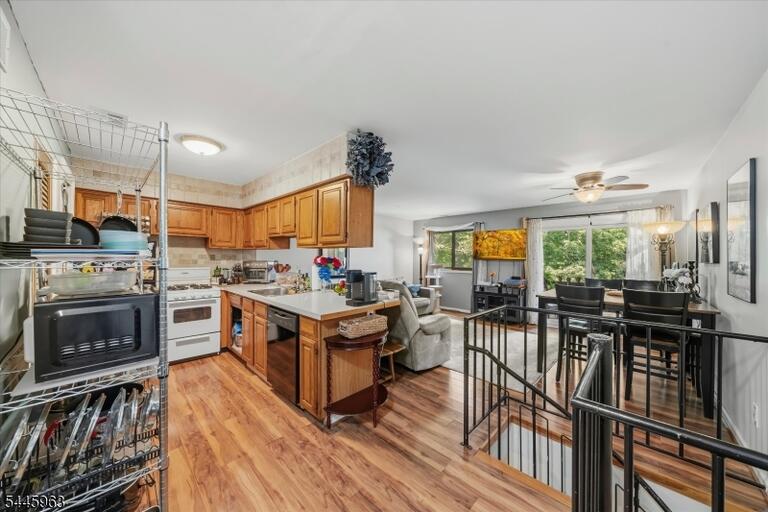 Property listing MLS 4040139 photo 4