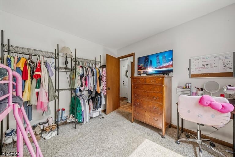 Property listing MLS 4040139 photo 6