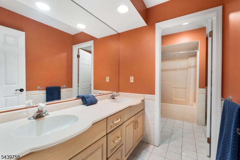 Property listing MLS 4040209 photo 18