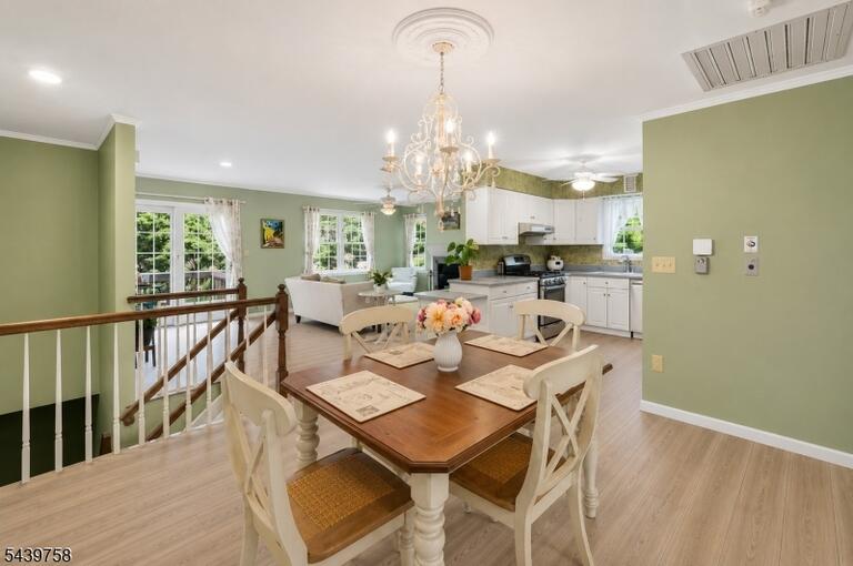 Property listing MLS 4040209 photo 22