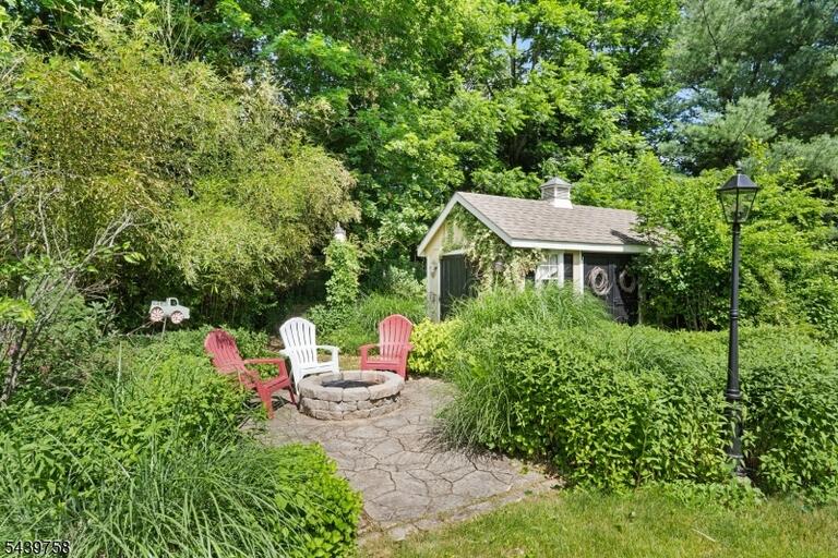 Property listing MLS 4040209 photo 34