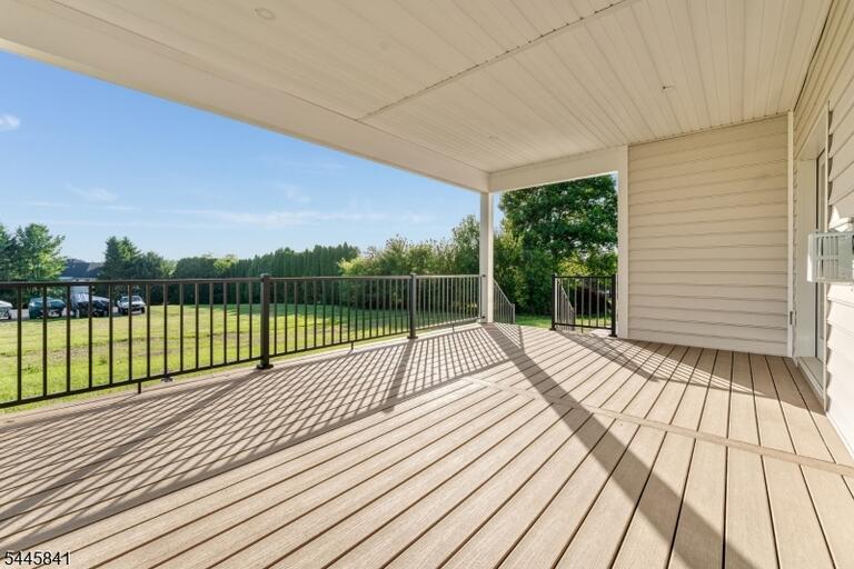 Property listing MLS 4040461 photo 44