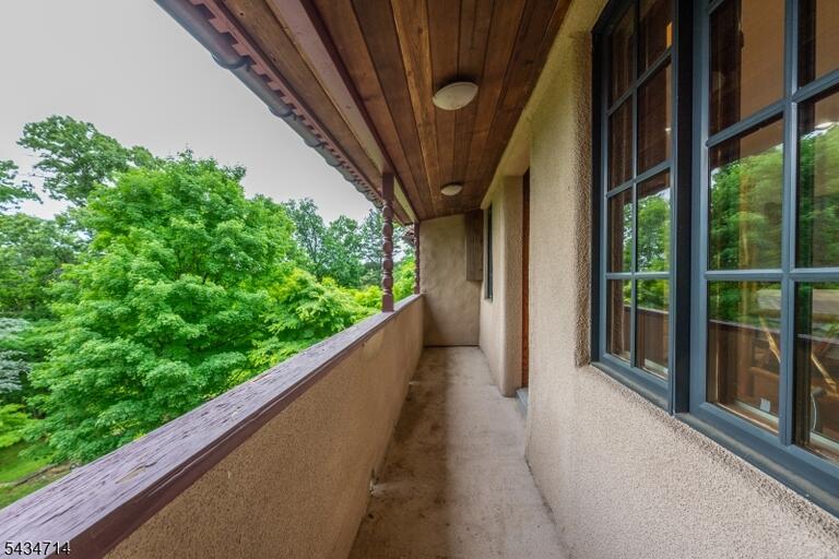 Property listing MLS 4040464 photo 27