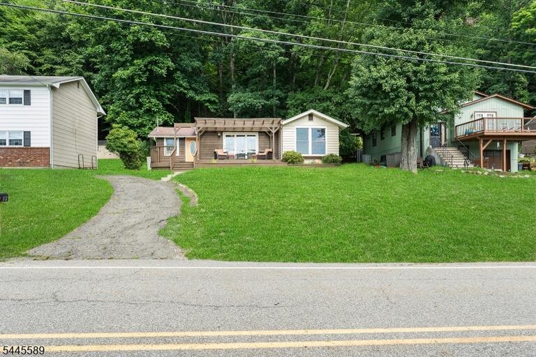 Property listing MLS 4040571 photo 22