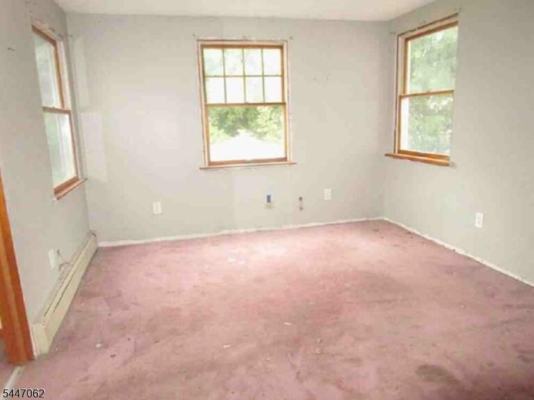 Property listing MLS 4040971 photo 5