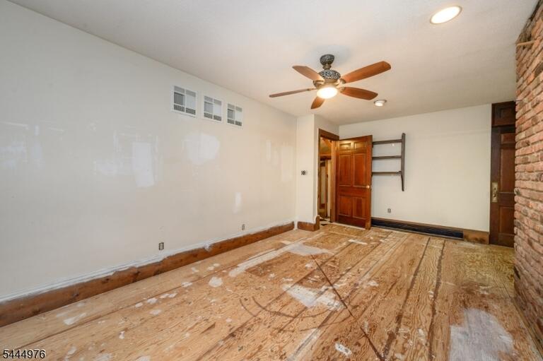 Property listing MLS 4041155 photo 19