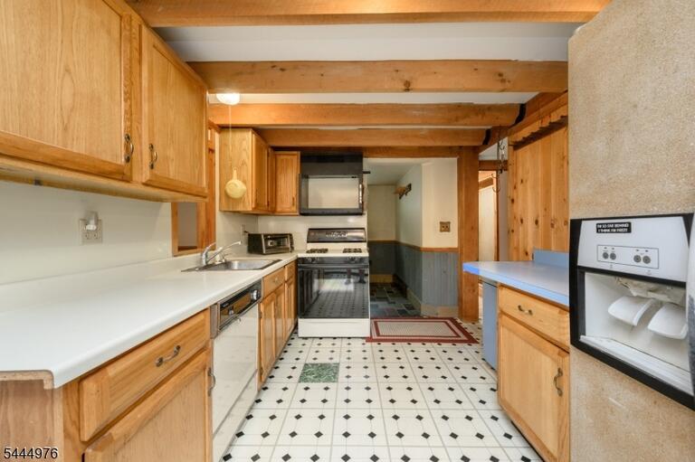 Property listing MLS 4041155 photo 5