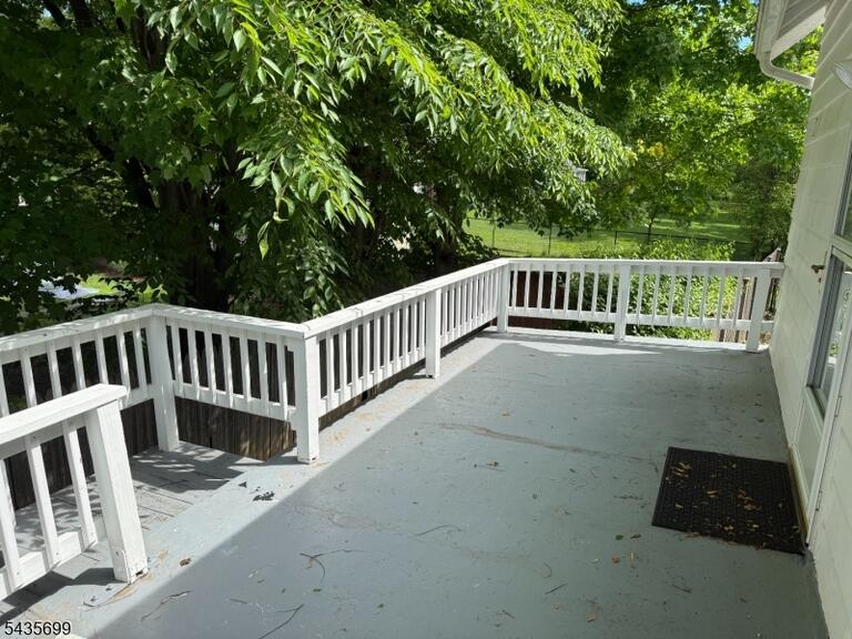 Property listing MLS 4041230 photo 9