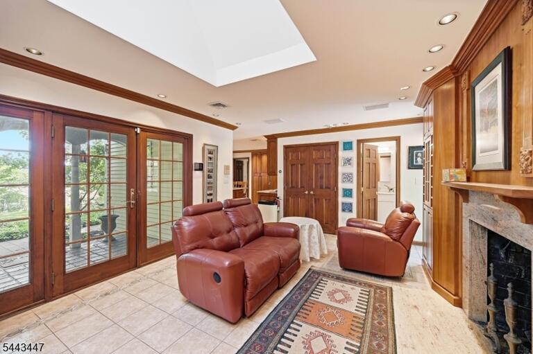 Property listing MLS 4041660 photo 14