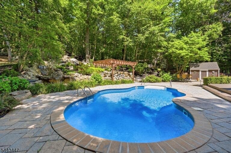 Property listing MLS 4041660 photo 35