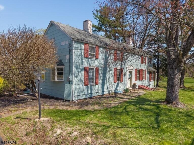 Property listing MLS 4041789 photo 1