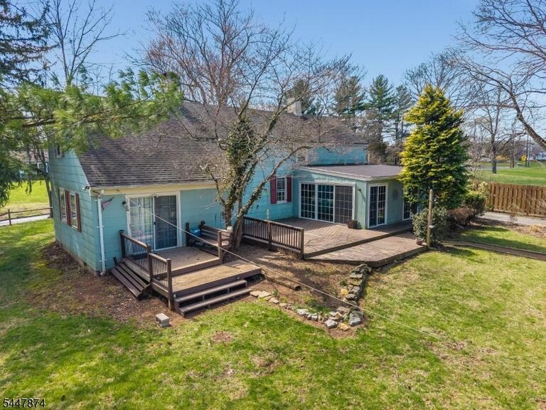 Property listing MLS 4041789 photo 3