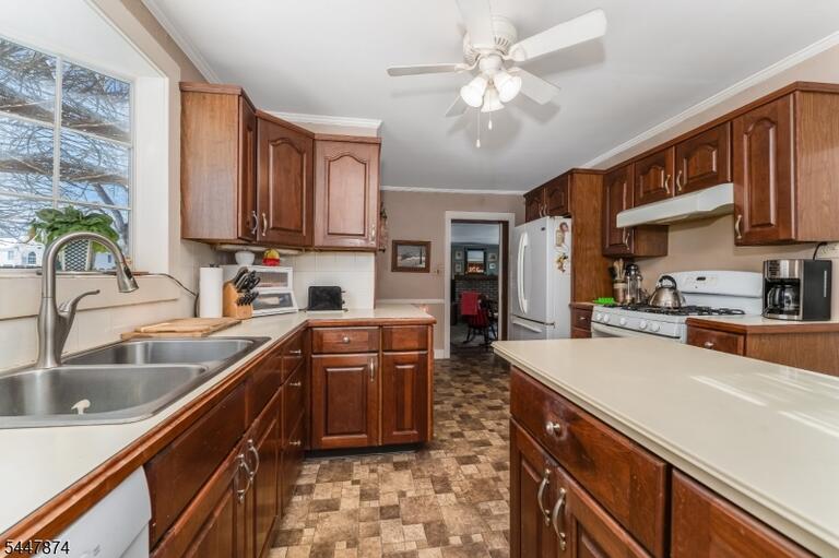 Property listing MLS 4041789 photo 32