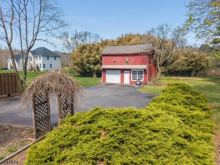 Property listing MLS 4041789 photo 8