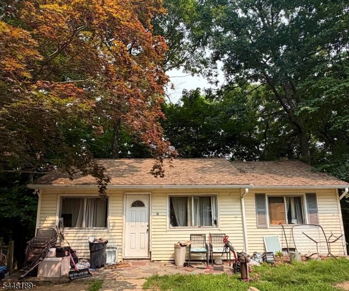 Property listing MLS 4042122 photo 1