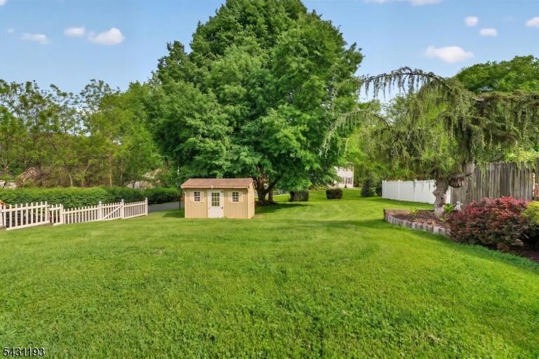 Property listing MLS 4042142 photo 2