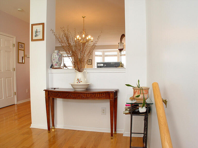 Property listing MLS 4042255 photo 2