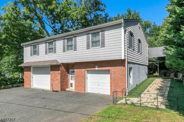 Property listing MLS 4042628 photo 2