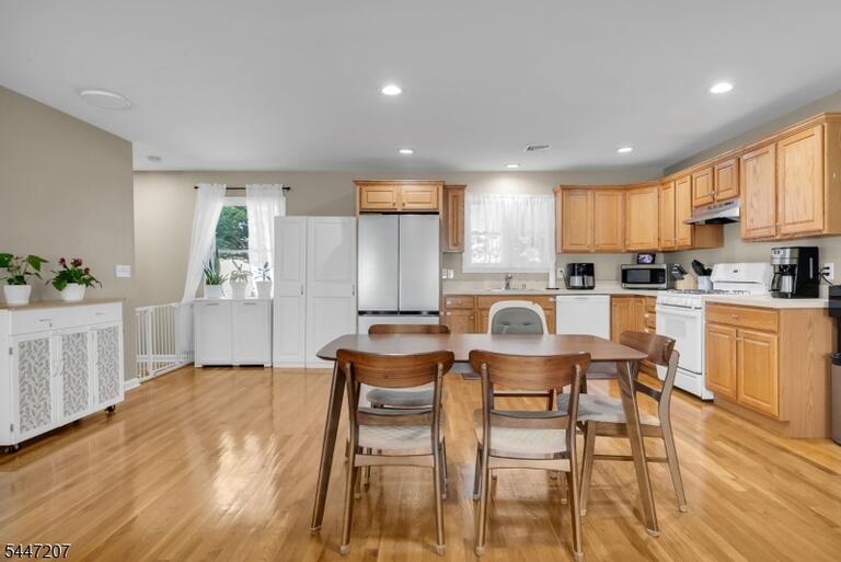 Property listing MLS 4042628 photo 7