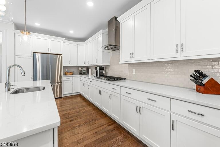 Property listing MLS 4042730 photo 4