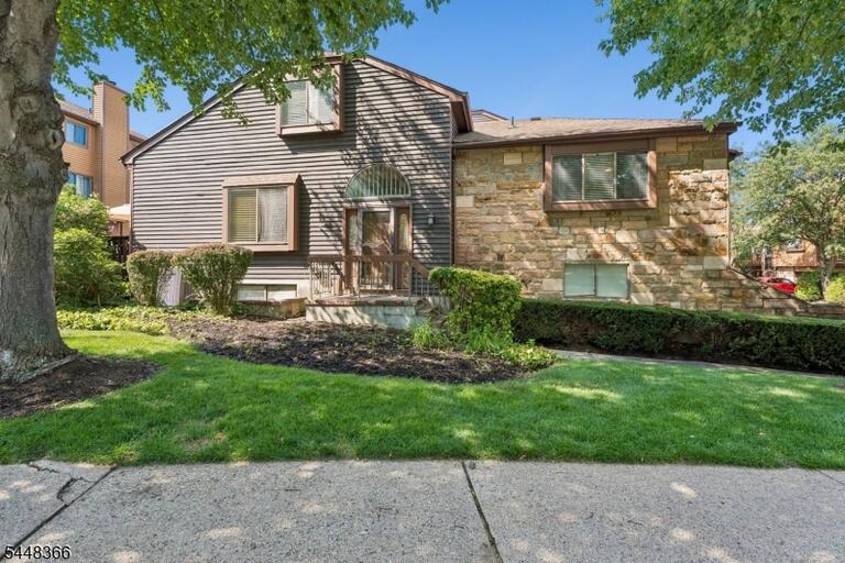 Property listing MLS 4042740 photo 1
