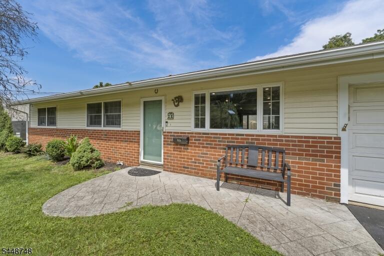 Property listing MLS 4042988 photo 2