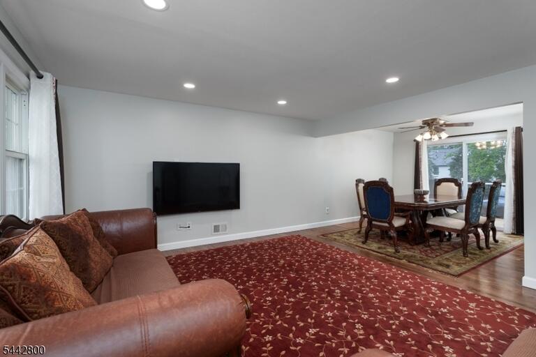 Property listing MLS 4043277 photo 8