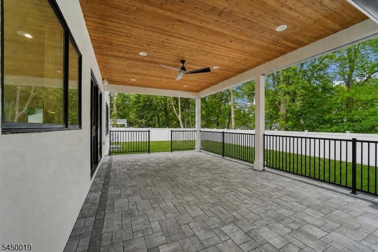Property listing MLS 4043955 photo 3