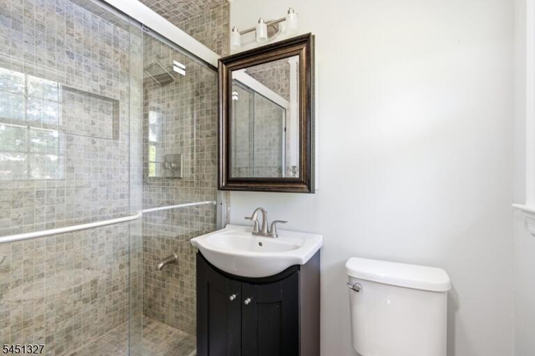 Property listing MLS 4044846 photo 24