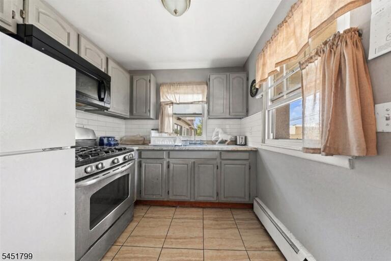 Property listing MLS 4045286 photo 9
