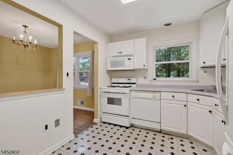 Property listing MLS 4045677 photo 21