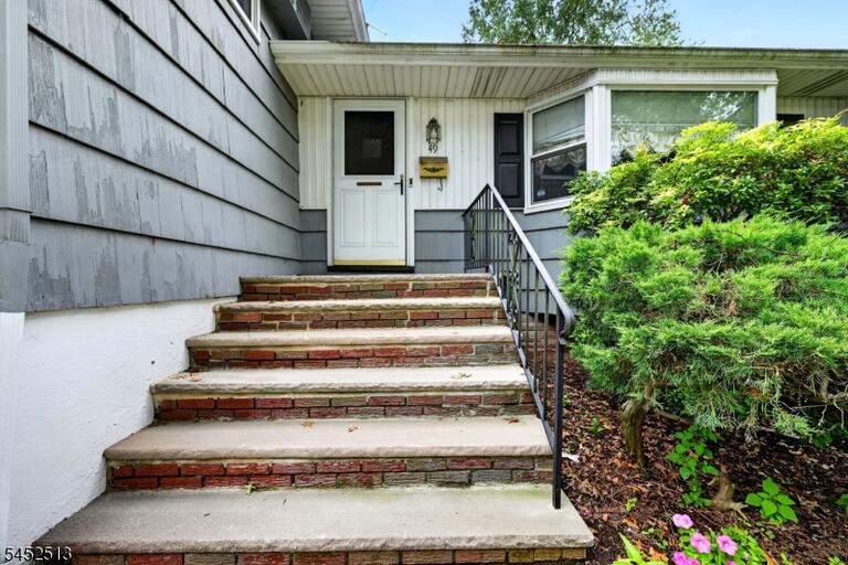 Property listing MLS 4045762 photo 1
