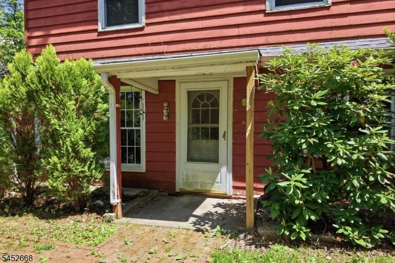 Property listing MLS 4045851 photo 4