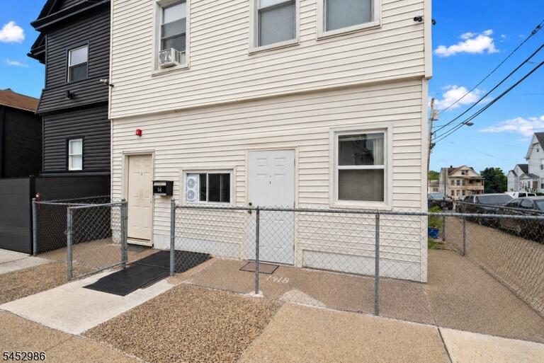 Property listing MLS 4046123 photo 3