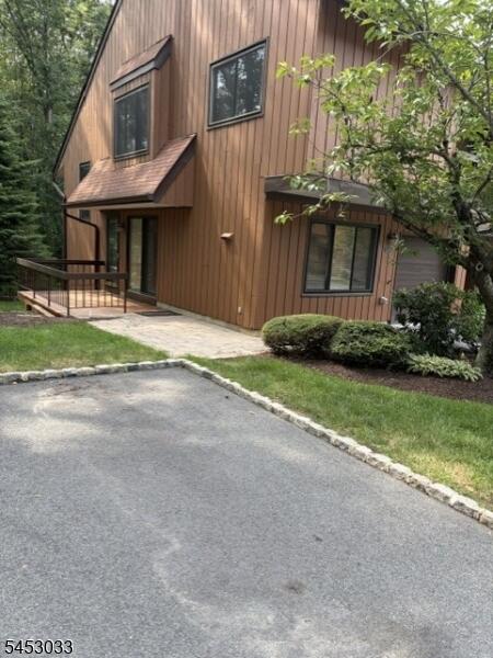 Property listing MLS 4046164 photo 1