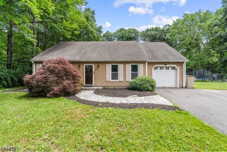 Property listing MLS 4046460 photo 2