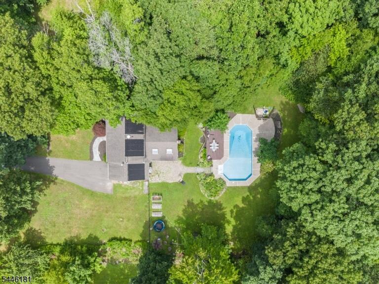 Property listing MLS 4046460 photo 37