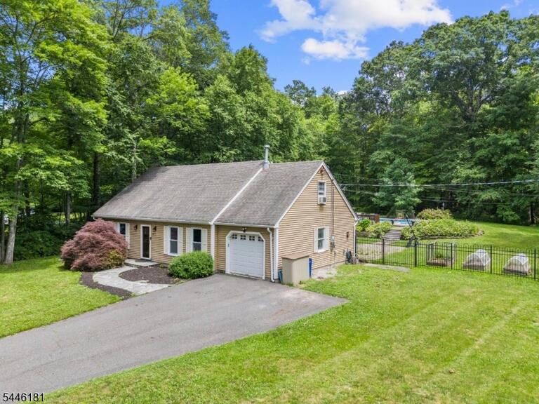 Property listing MLS 4046460 photo 46