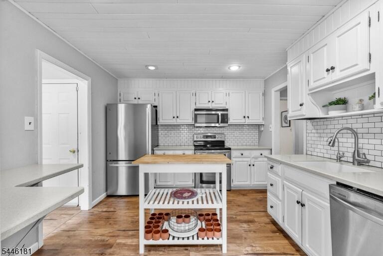 Property listing MLS 4046460 photo 9
