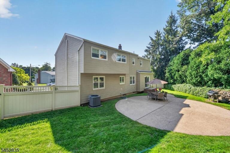 Property listing MLS 4046555 photo 39