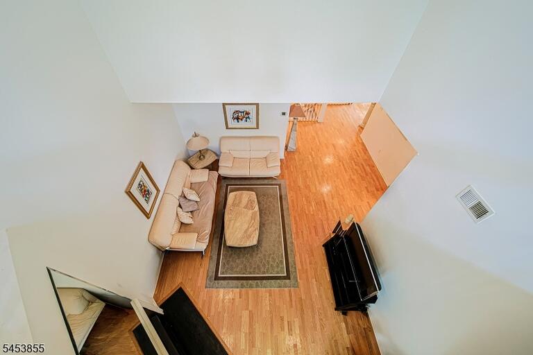 Property listing MLS 4046902 photo 11