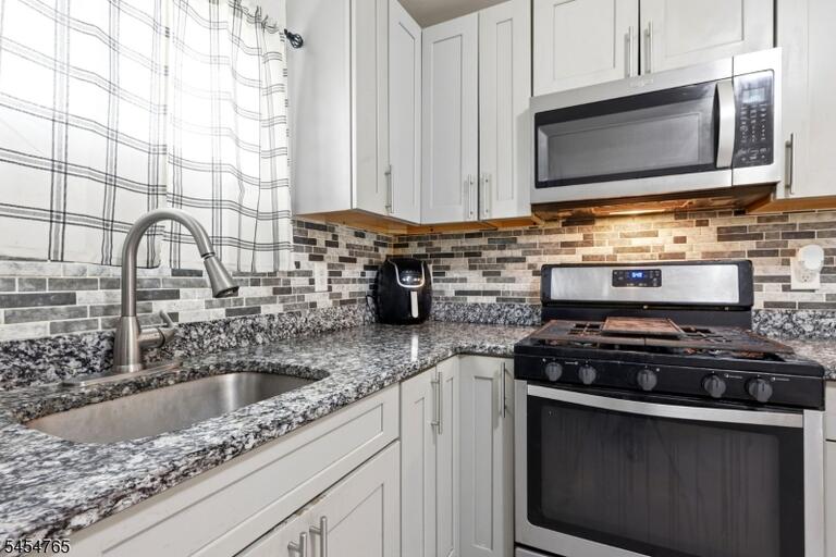 Property listing MLS 4047624 photo 13