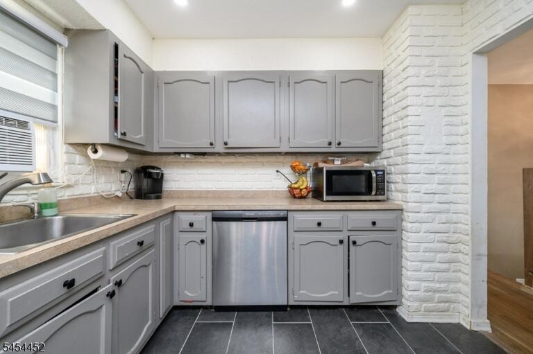 Property listing MLS 4047711 photo 11