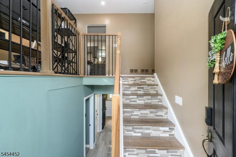 Property listing MLS 4047711 photo 3
