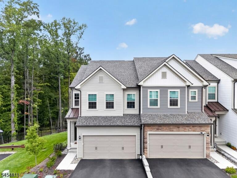 Property listing MLS 4047716 photo 2