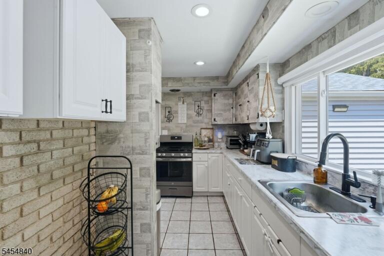 Property listing MLS 4047719 photo 9