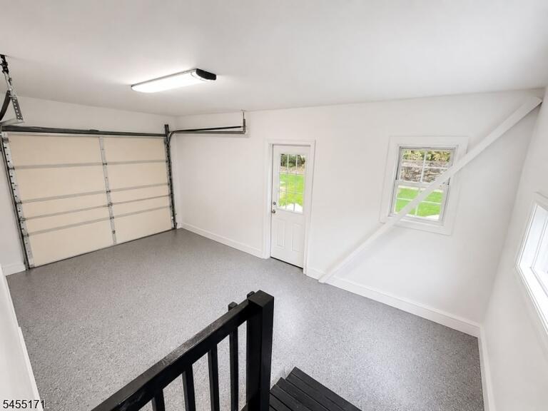 Property listing MLS 4048000 photo 14