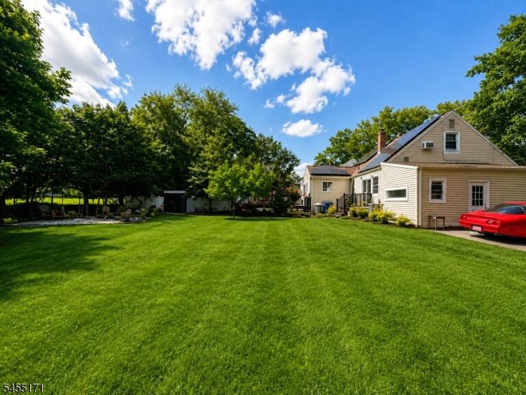 Property listing MLS 4048000 photo 16