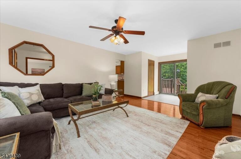 Property listing MLS 4048491 photo 15